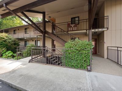 221 Woodland Rd UNIT 102