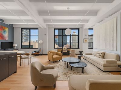 448 W 37th St APT 9A