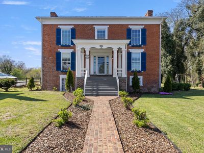 205 N Main St