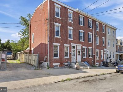 825 George St