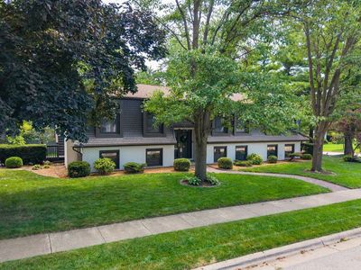 1023 Barton Dr