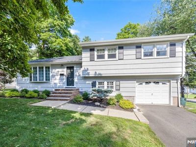1 Crest Dr