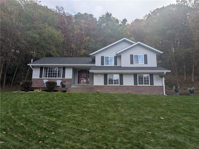 3521 Leslie Lane