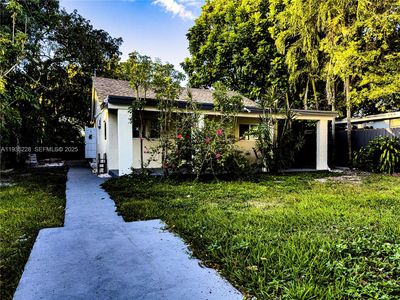 2469 SW 15th St