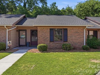 141 Glenwood Dr APT E