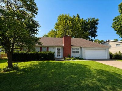 Property at 8201 W 91st St, Overland Park, KS