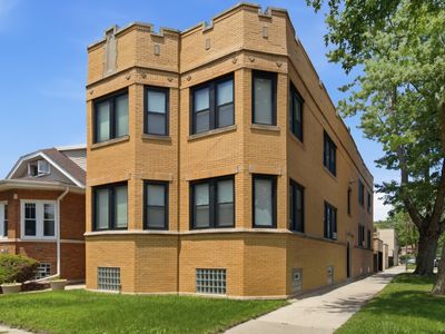 456 E 87th Pl