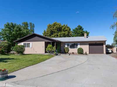 Property at 737 Darrin Ct, Sunnyside, WA