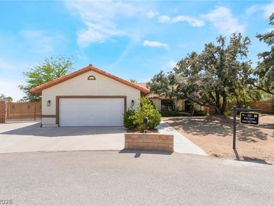 5325 N El Capitan Way