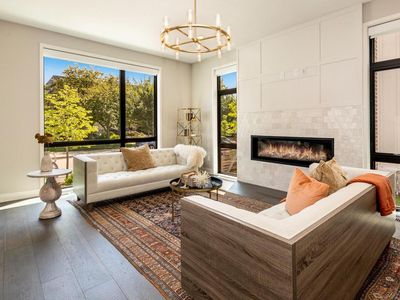 5589 North Danbury ROAD