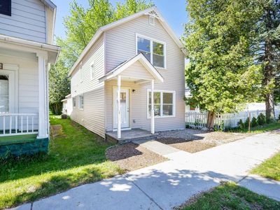 812 Forest Ave