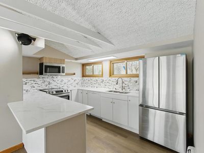 1625 West Green Tree ROAD