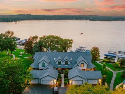 W177S7495 Harbor CIRCLE