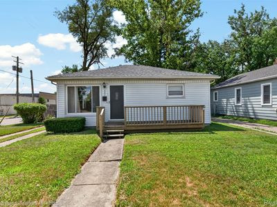 Property at 880 Jewell St, Ferndale, MI