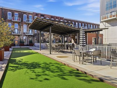 704 Taylor St APT 202