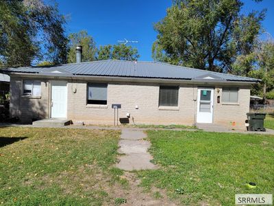 695 S Stout Ave