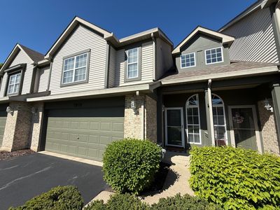 Property at 7974 Hedgewood Dr, Darien, IL