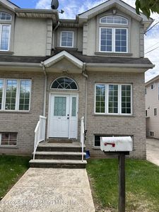 1322 Rockland Ave