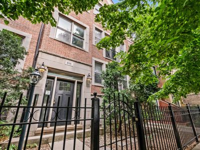 615 N Noble St APT 2S
