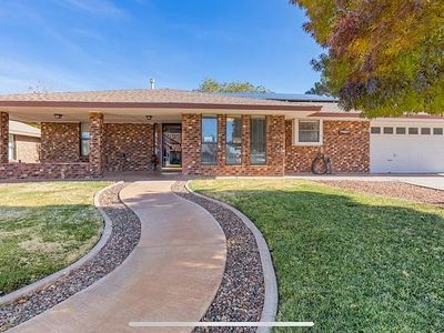 2584 Desert Hills Dr