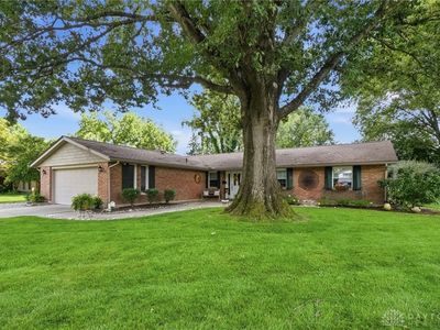 271 Edgebrook Dr