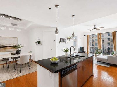 711 Cosmopolitan Dr NE Unit 300
