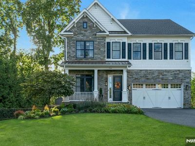 790 W Saddle River Road