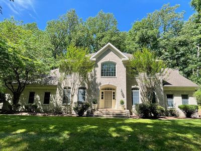1071 Knoll Dr