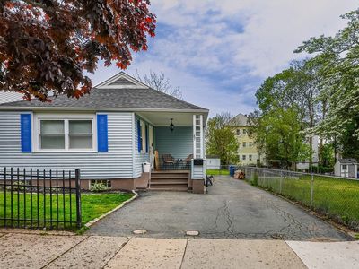 87 Adams St