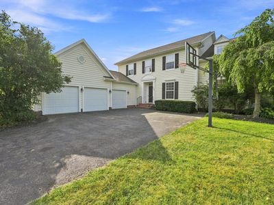 6816 Bishops Wood Dr