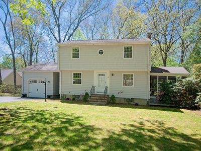 4 Applecrest Rd