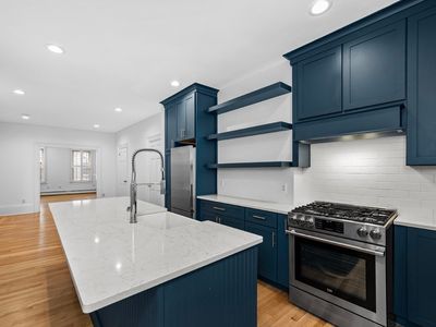 271 Bunker Hill St #1