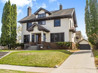 988 Fairmount Ave