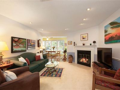 1109 Canyon Point Cir