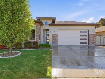 9516 S Blue Oak Ave