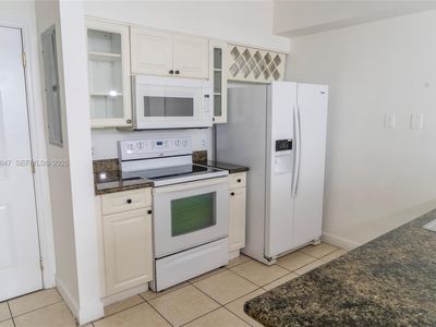 1 Glen Royal Pkwy APT 809
