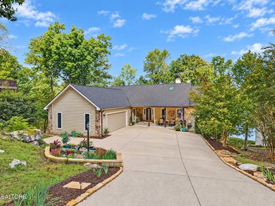 63 Chelteham Ln