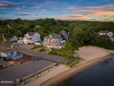 2 River Drive