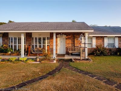 1910 Lake Dr