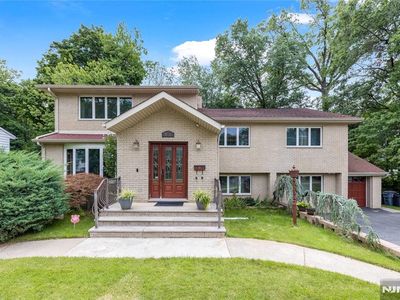 39-03 Garvey Pl