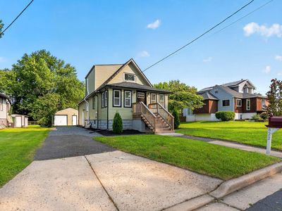 822 Longwood Ave