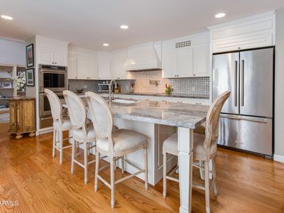 2737 E ARIZONA BILTMORE Circle #2