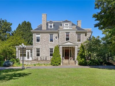 1 Hawthorne Pl