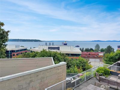 521 5th Avenue W #201