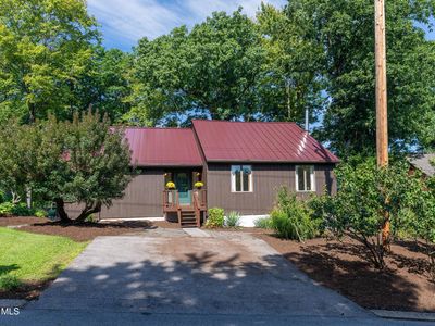 4 Cricket Club Ln