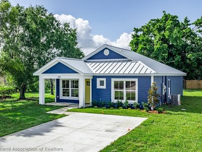 360 E Hibiscus St