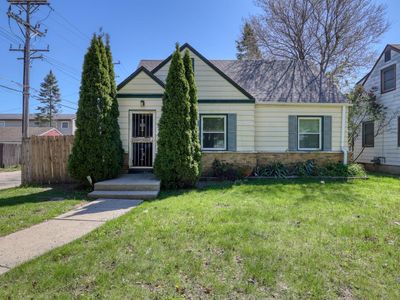 4752 N 89th STREET