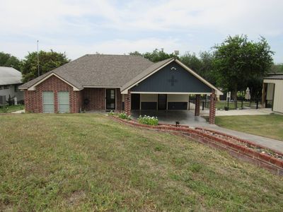 140 Lake Country Dr