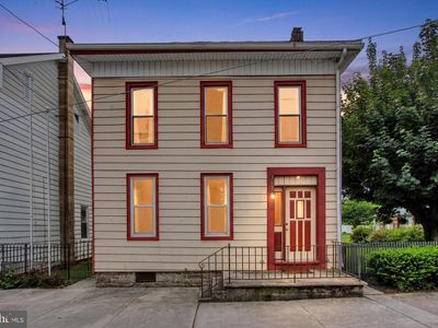 526 W King St