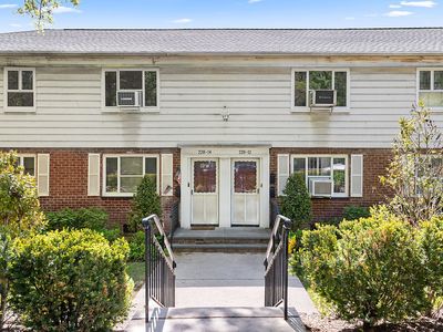 228-14 Stronghurst Ave #U